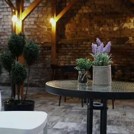 Apartment Hideaway &