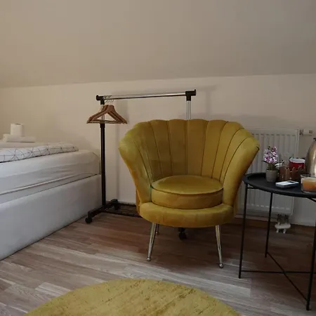 Apartment Hideaway & *