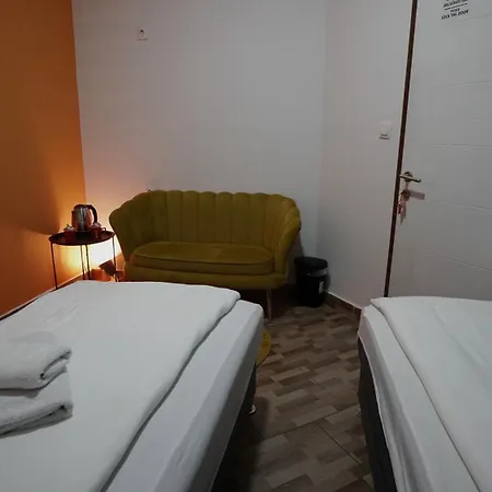 Hideaway Rooms&apartments *