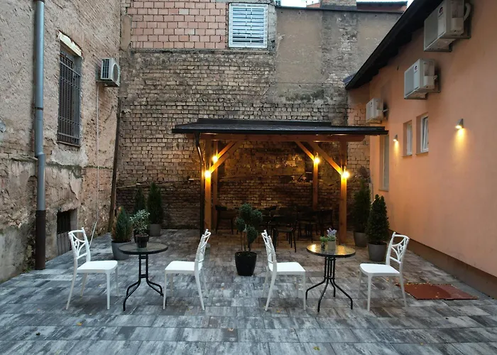 Hideaway & 아파트 *