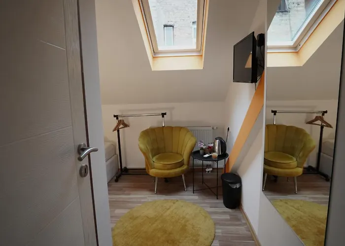 Hideaway & 아파트