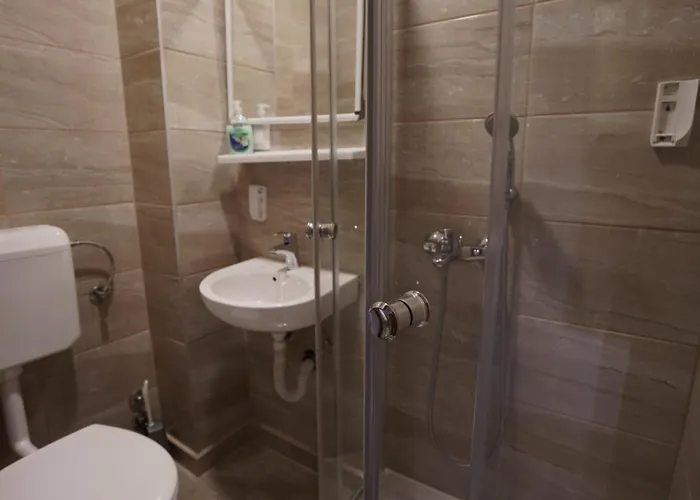 Hideaway & 아파트 *