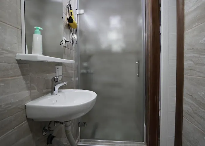 아파트 Hideaway & *