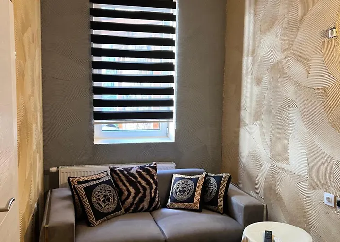 아파트 Hideaway & *